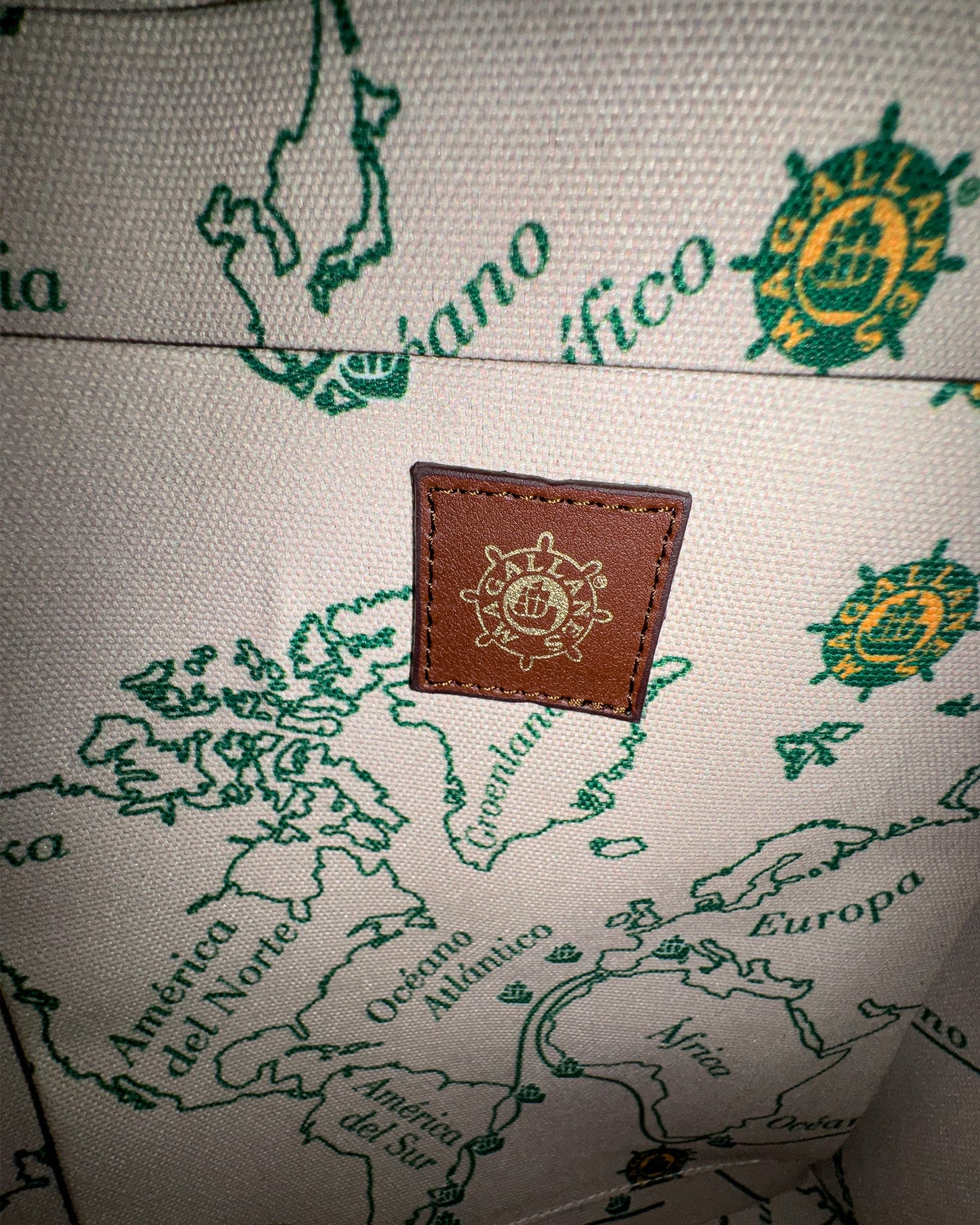 Marrón oscuro