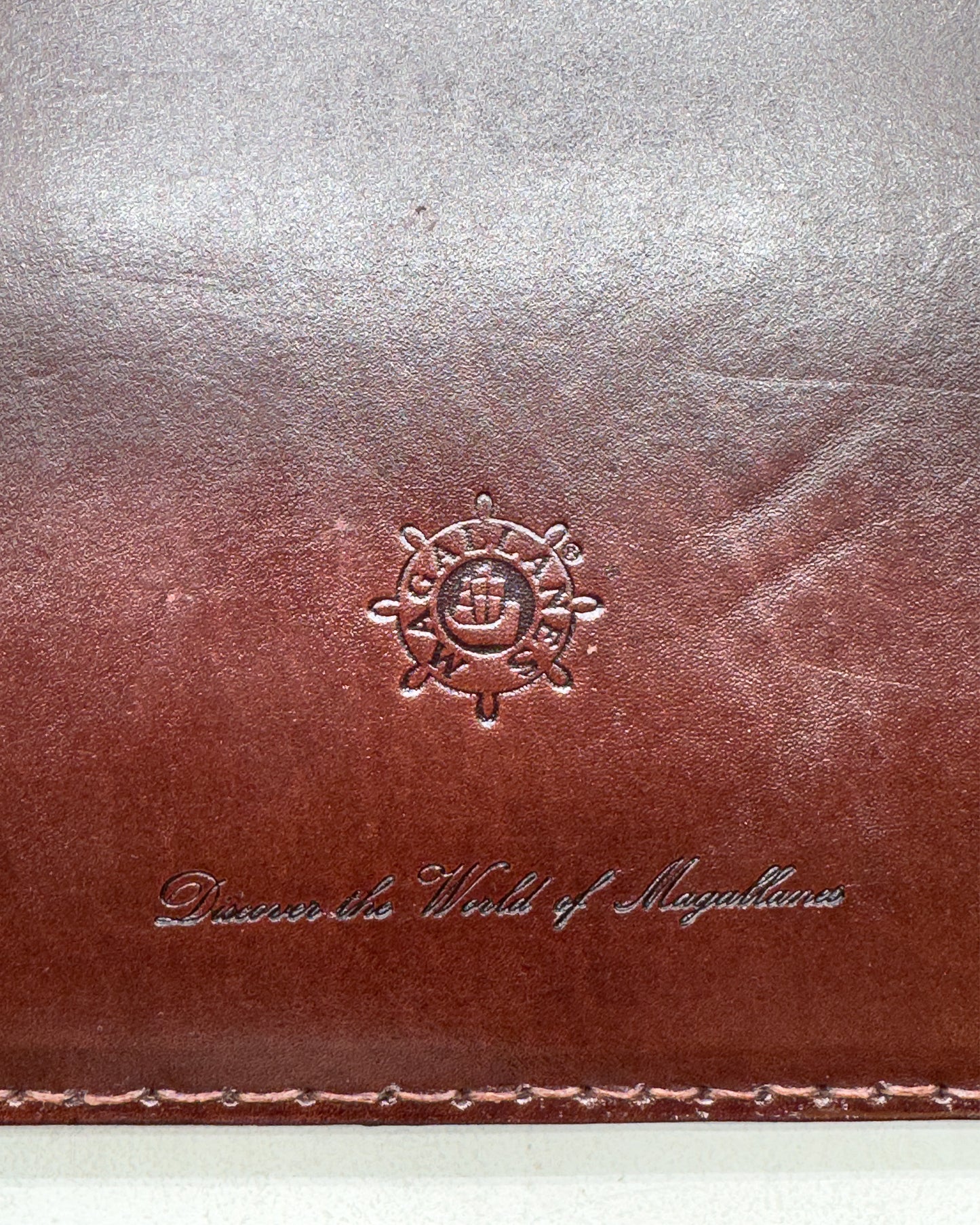 Marrón oscuro